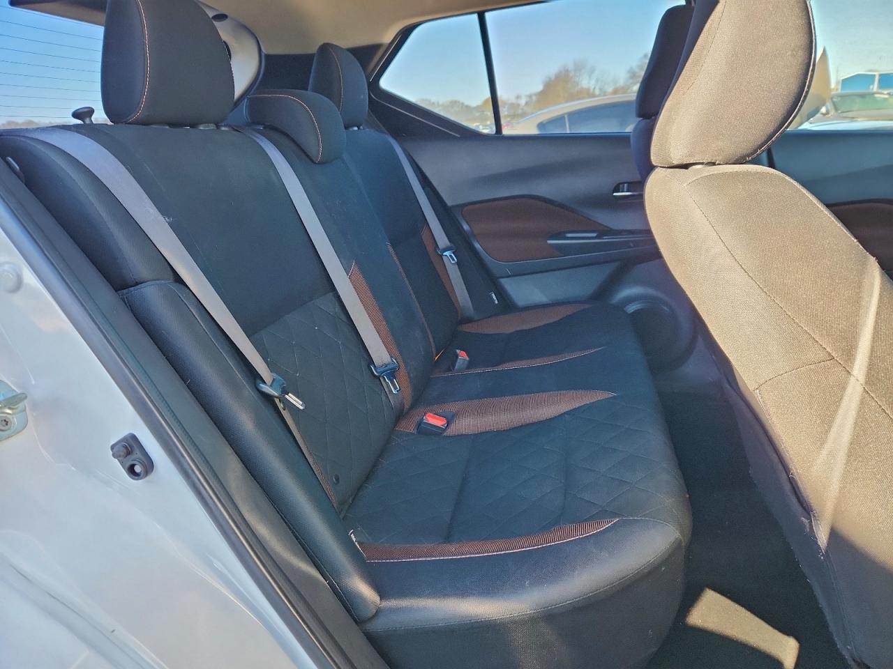 2020 NISSAN KICKS SR photo 11