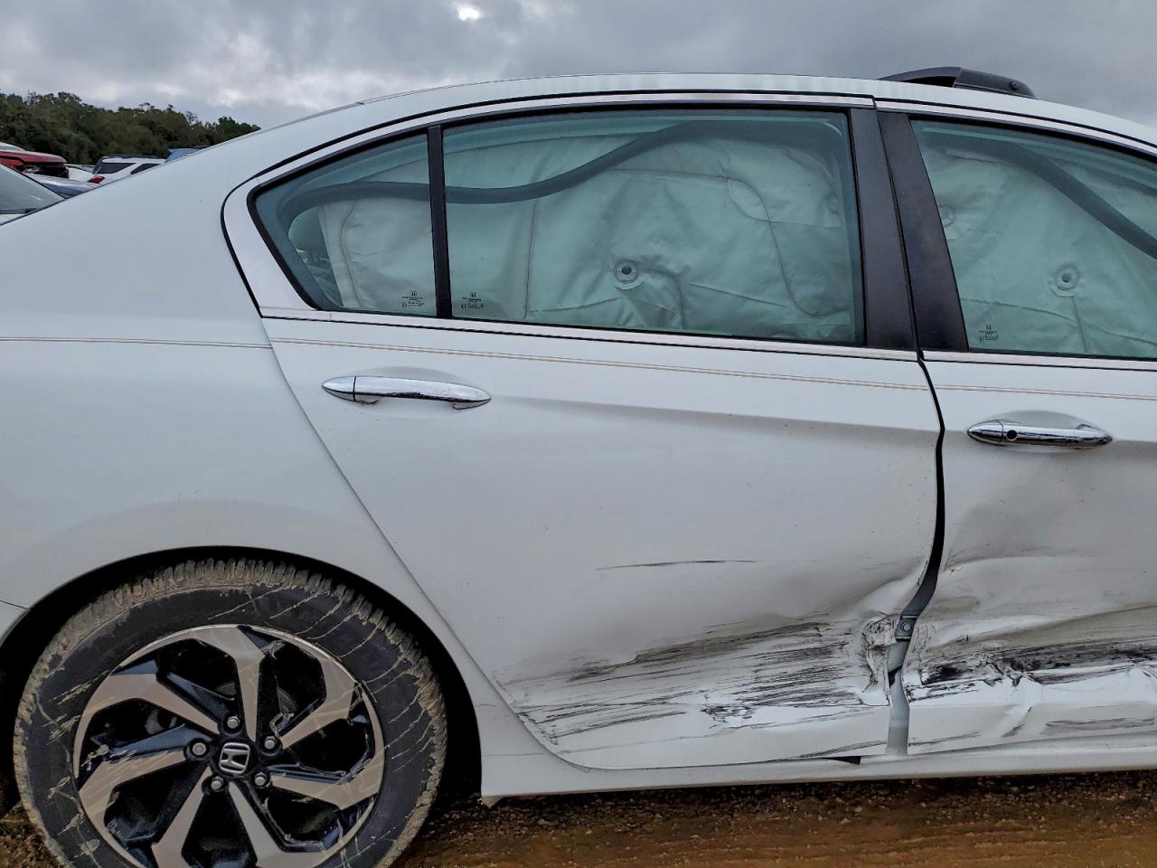 2016 HONDA ACCORD EX photo 10