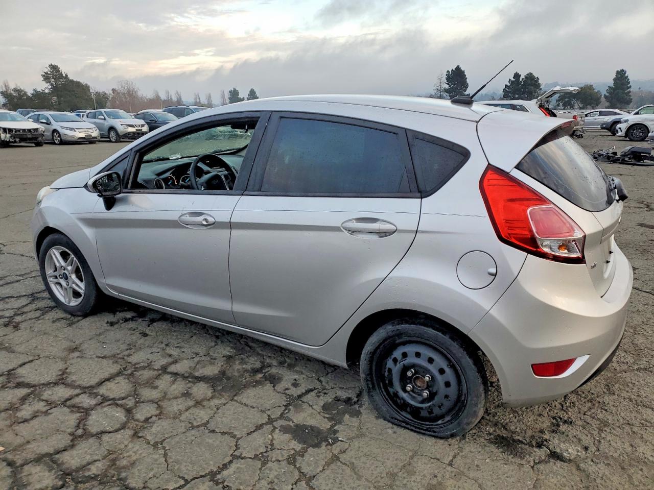 2019 FORD FIESTA SE photo 2