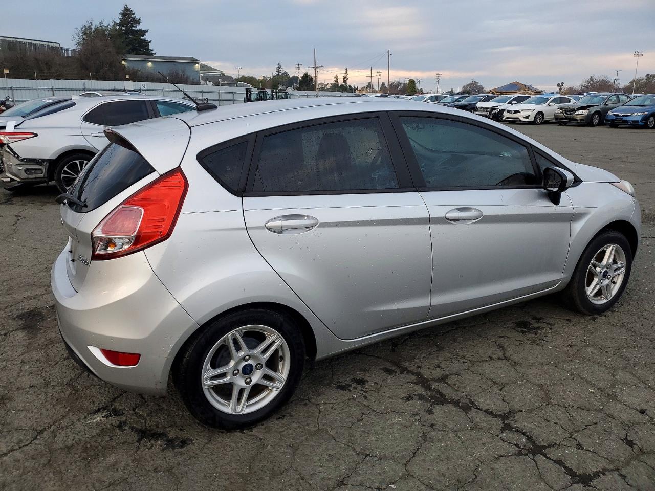 2019 FORD FIESTA SE photo 3