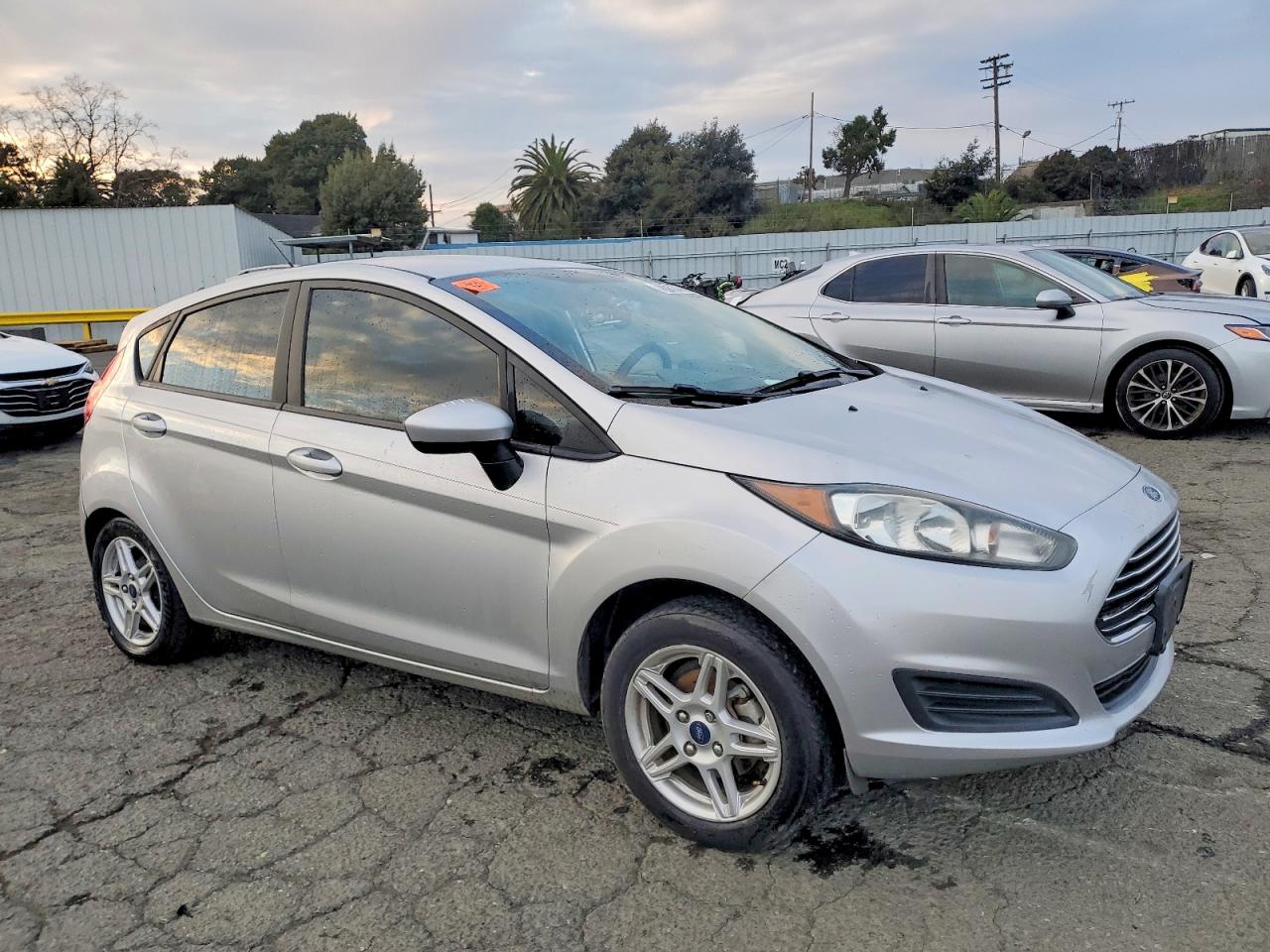 2019 FORD FIESTA SE photo 4