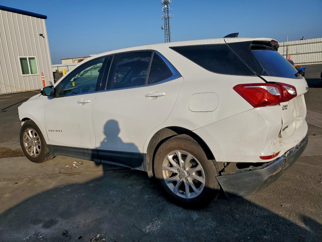 2020 CHEVROLET EQUINOX LT photo 2