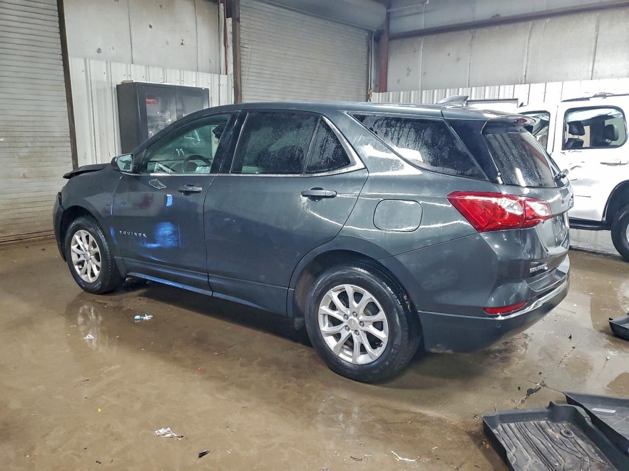 2020 CHEVROLET EQUINOX LT photo 2