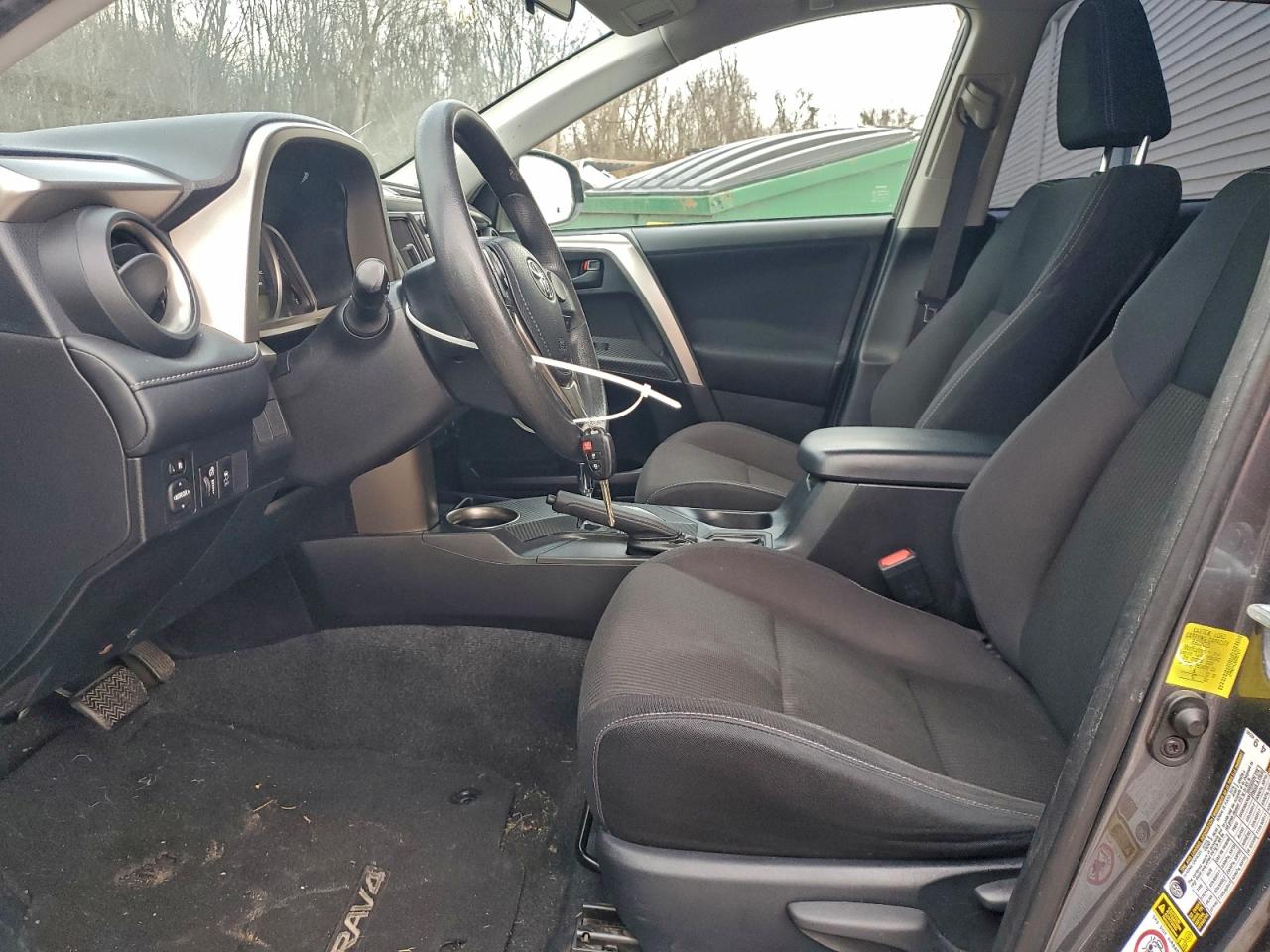 2013 TOYOTA RAV4 XLE photo 7