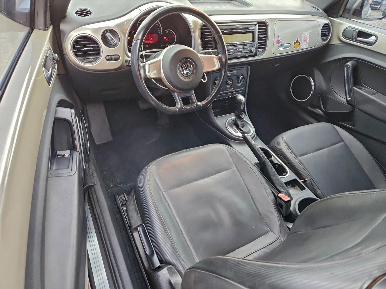 2013 VOLKSWAGEN BEETLE photo 8