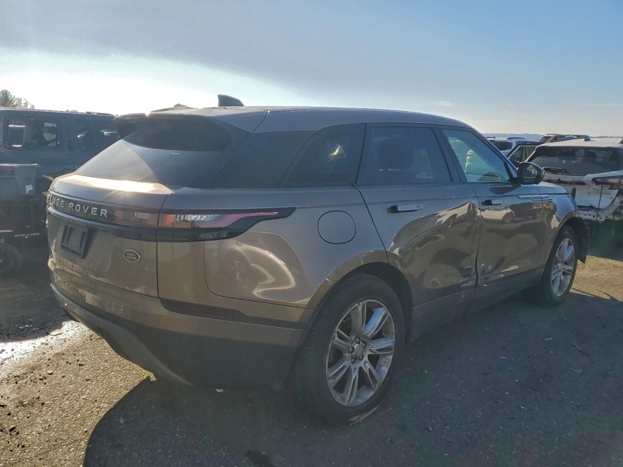 2019 LAND ROVER RANGE ROVER VELAR S photo 3