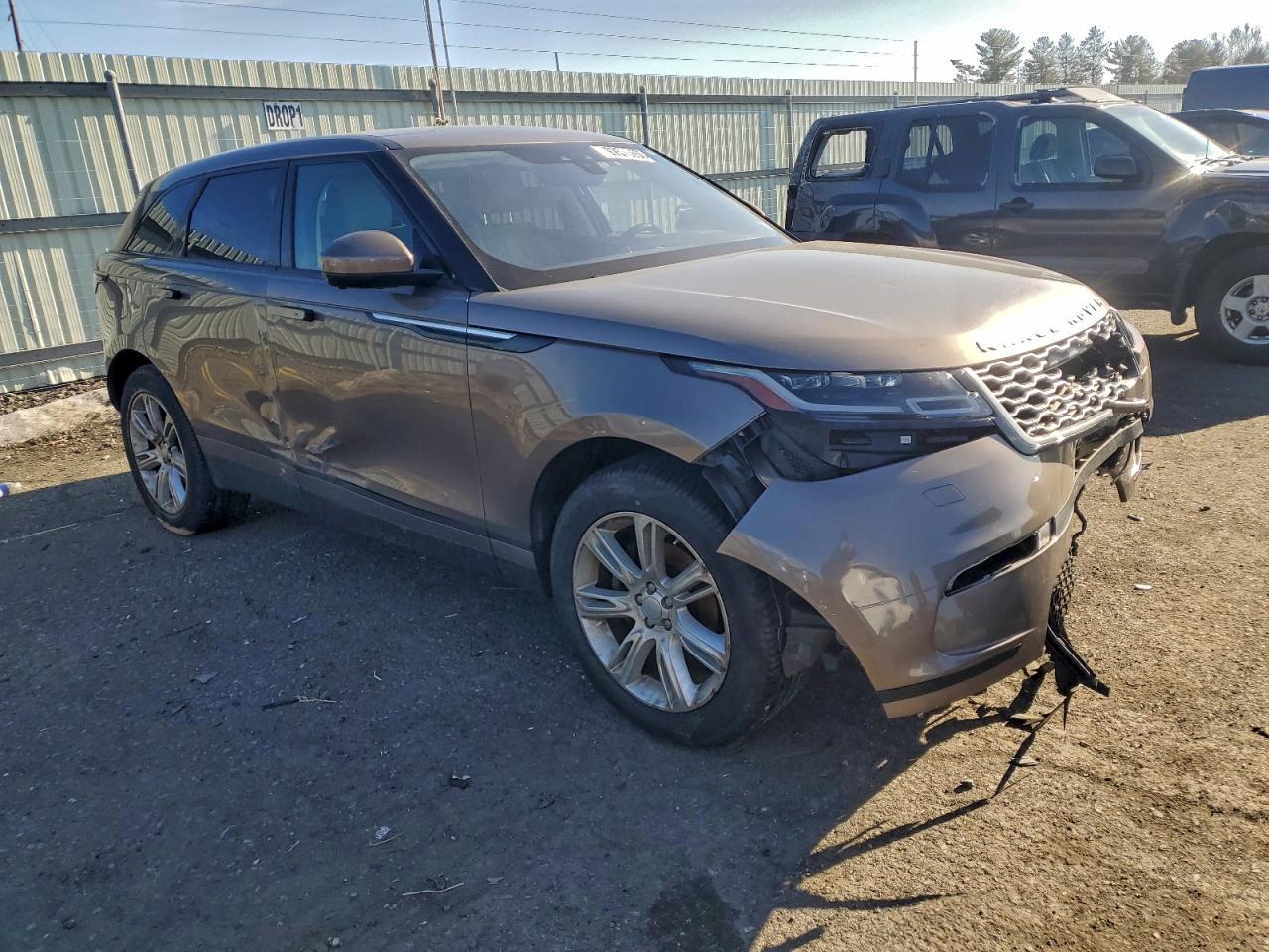 2019 LAND ROVER RANGE ROVER VELAR S photo 4