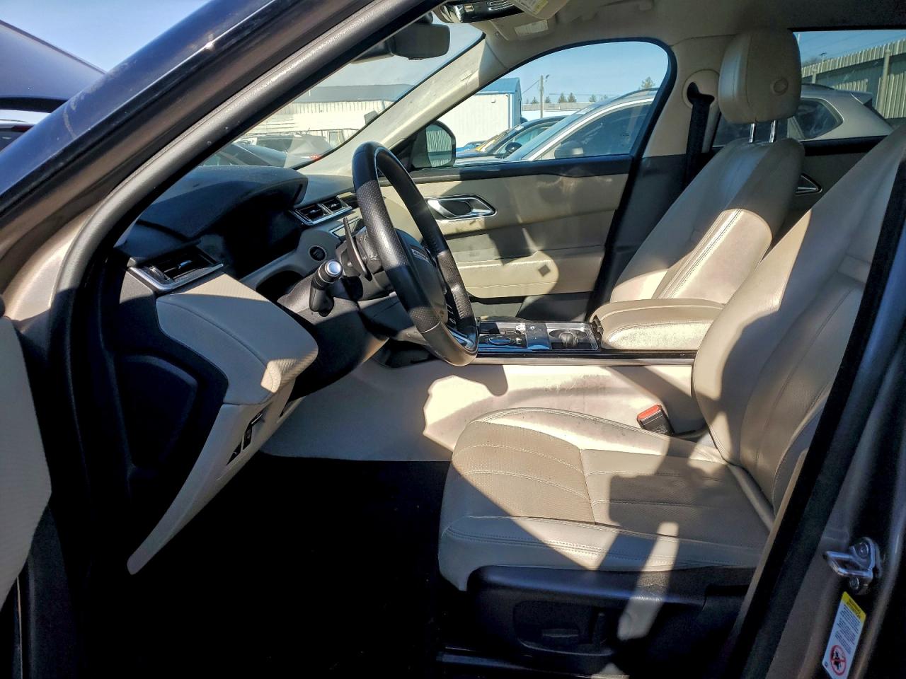 2019 LAND ROVER RANGE ROVER VELAR S photo 7