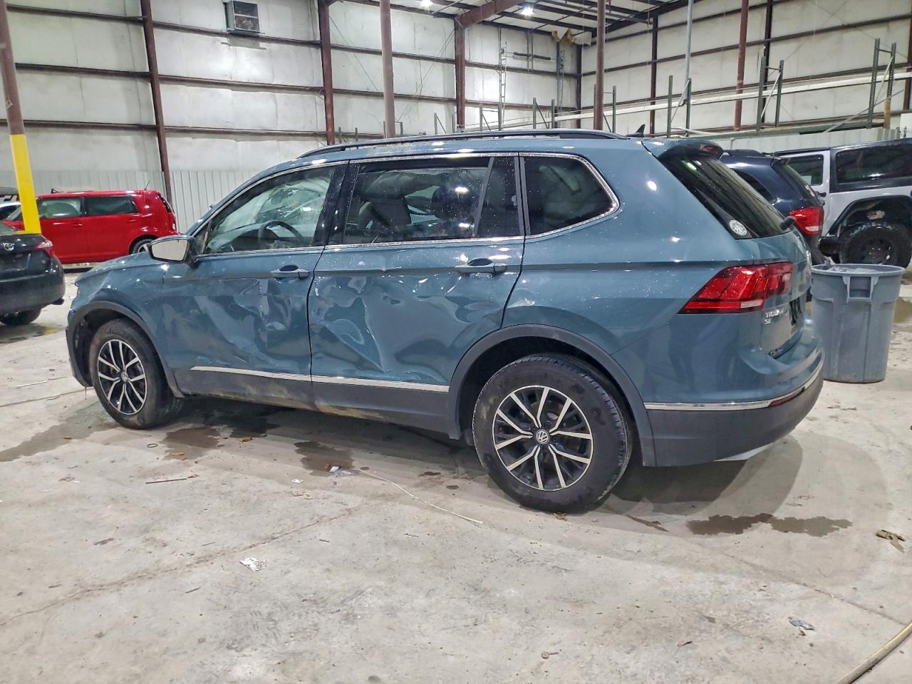 2021 VOLKSWAGEN TIGUAN SE photo 2