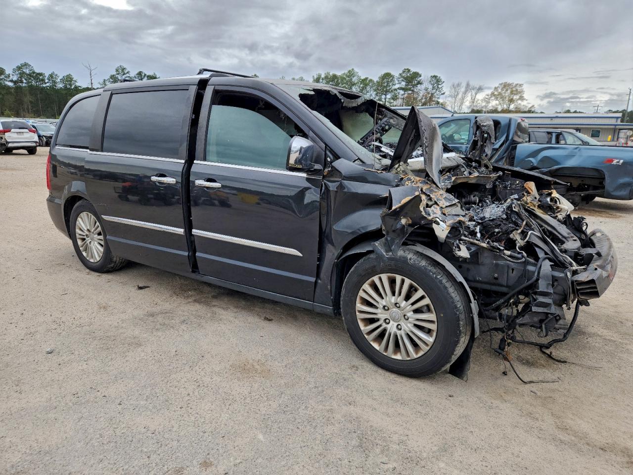 2012 CHRYSLER TOWN & COUNTRY LIMITED photo 4