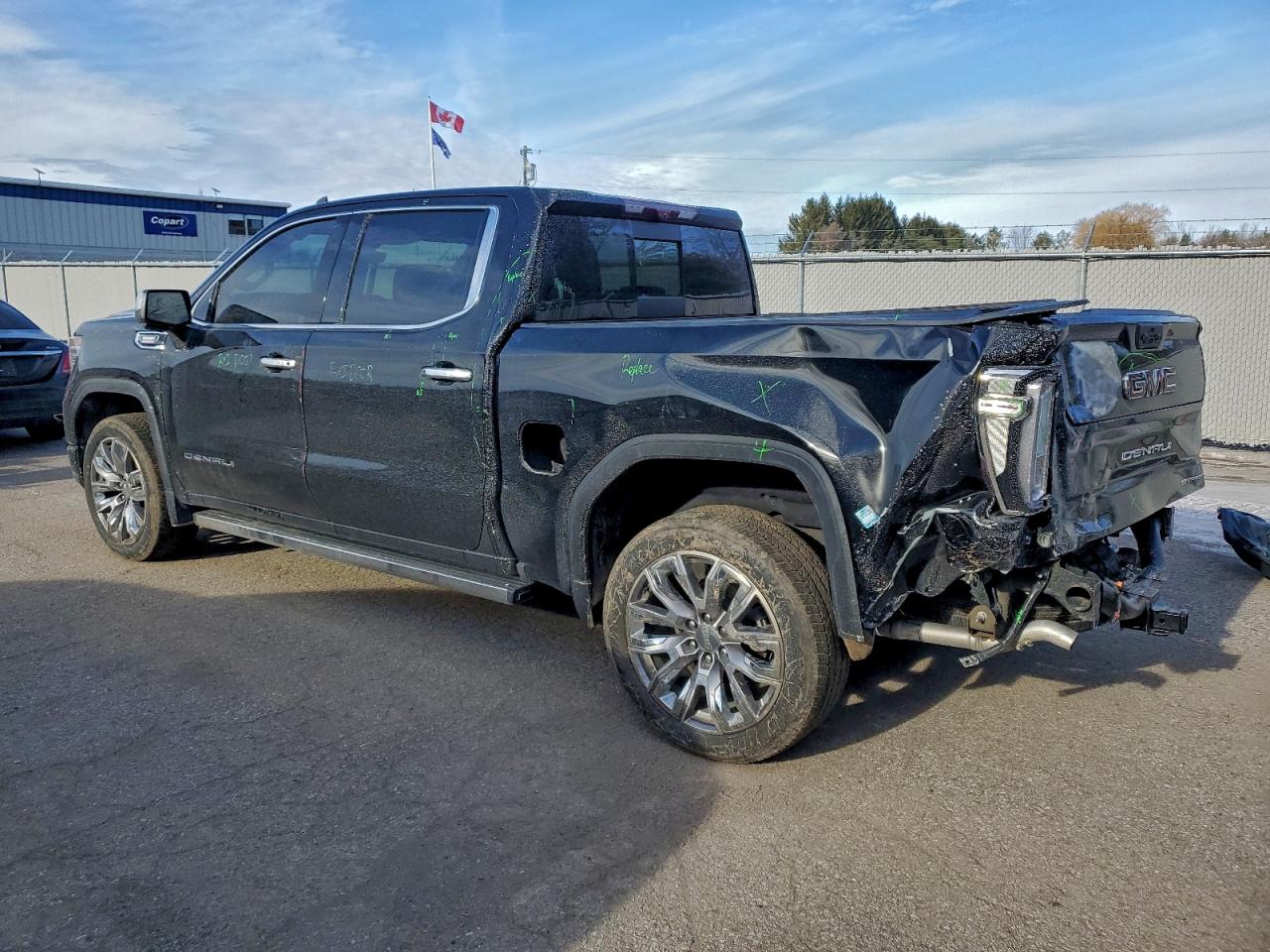 2025 GMC SIERRA K1500 DENALI photo 2