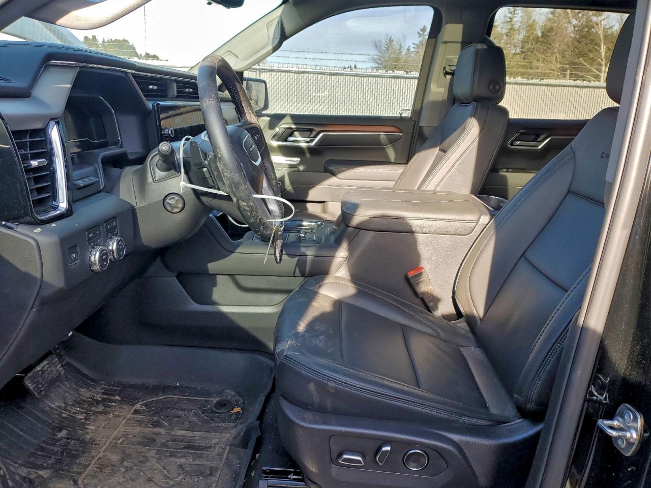 2025 GMC SIERRA K1500 DENALI photo 7