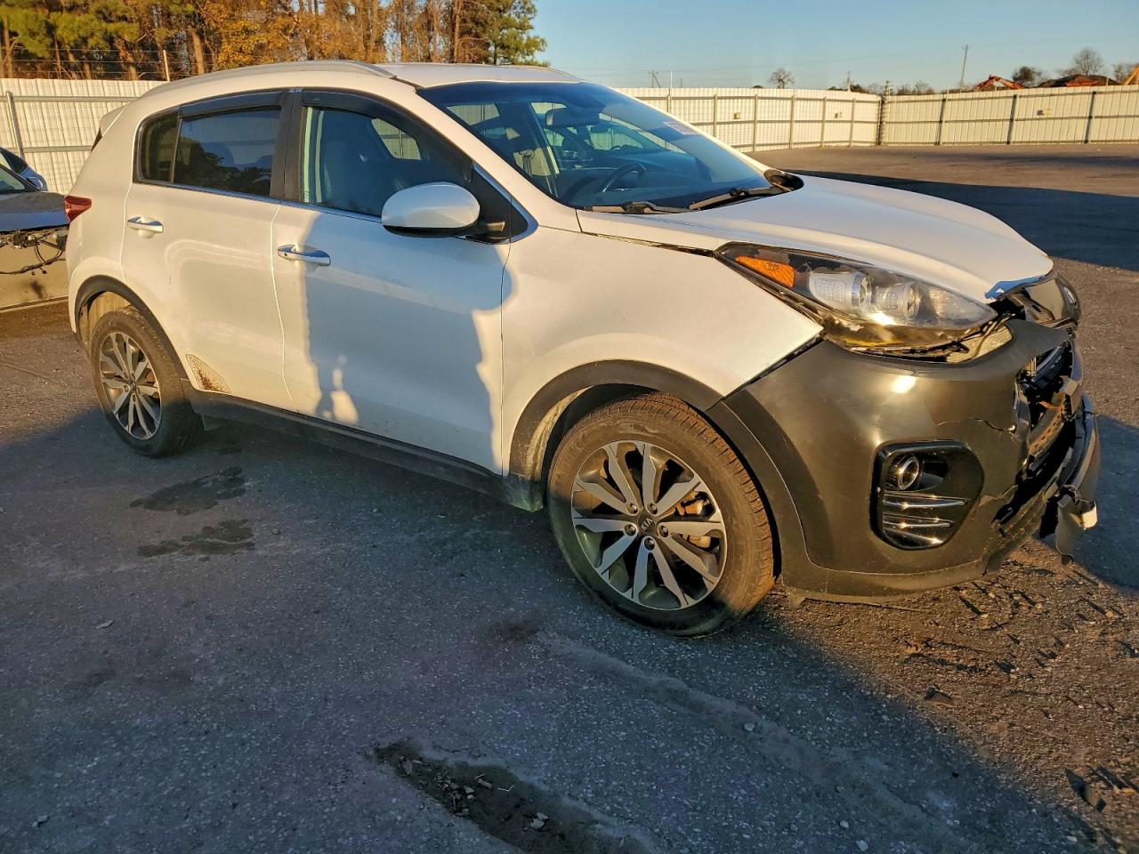 2017 KIA SPORTAGE EX photo 4