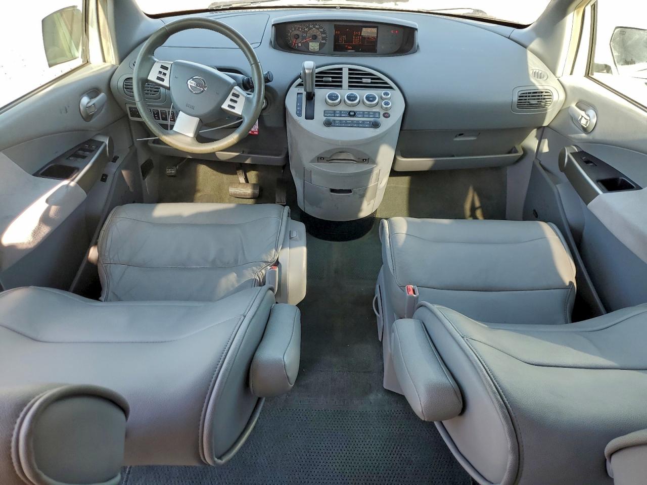 2004 NISSAN QUEST S photo 29