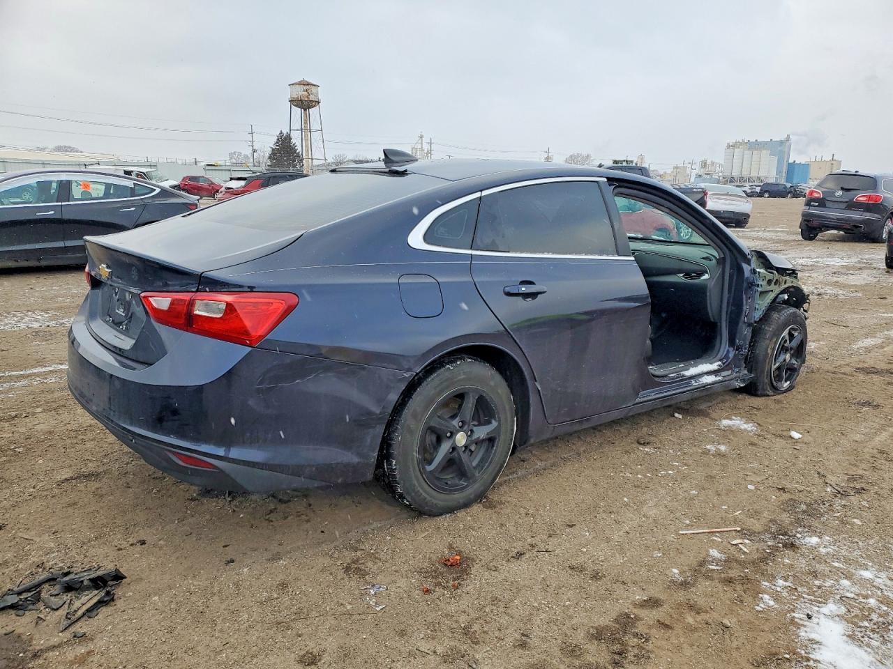 2018 CHEVROLET MALIBU LS photo 3
