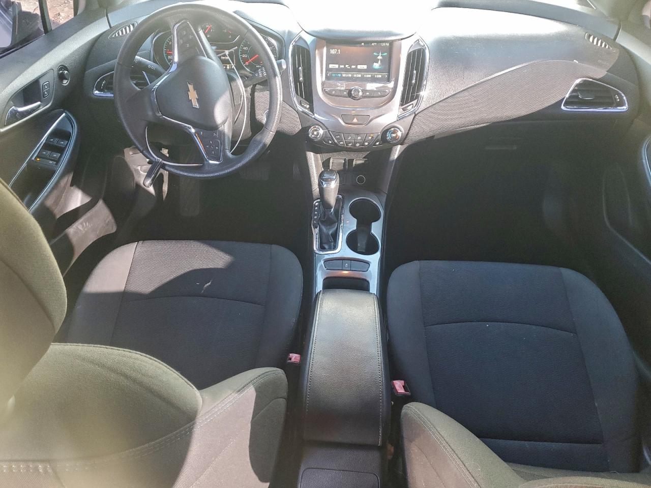 2017 CHEVROLET CRUZE LT photo 22