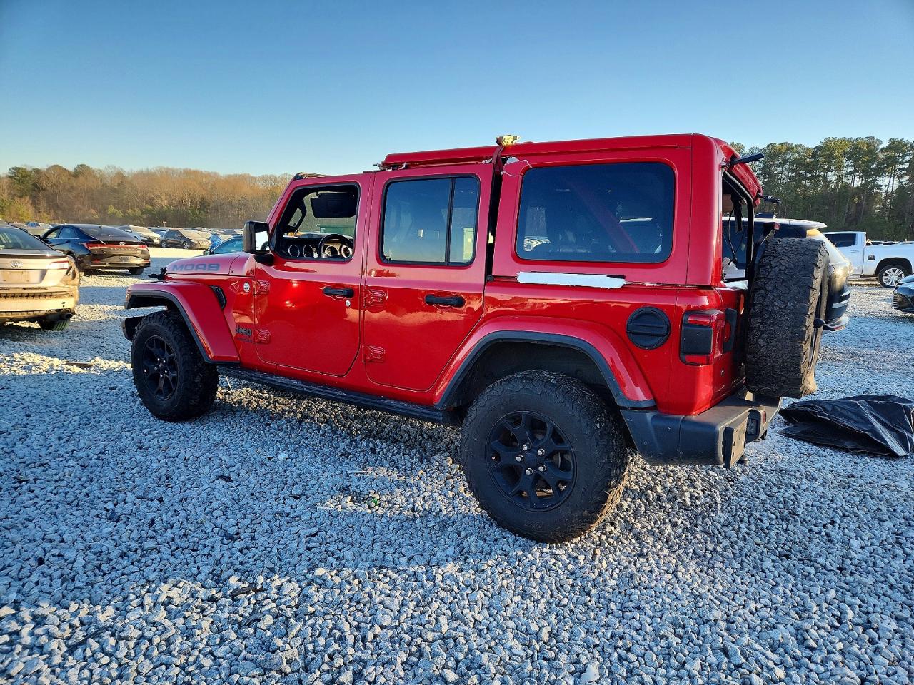 2018 JEEP WRANGLER UNLIMITED SAHARA photo 2