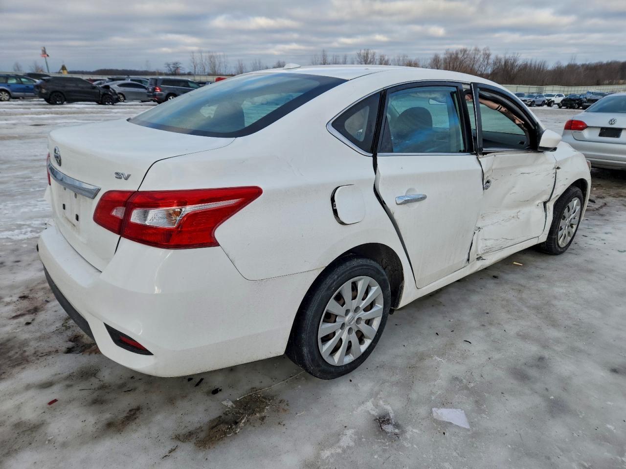 2017 NISSAN SENTRA S photo 5