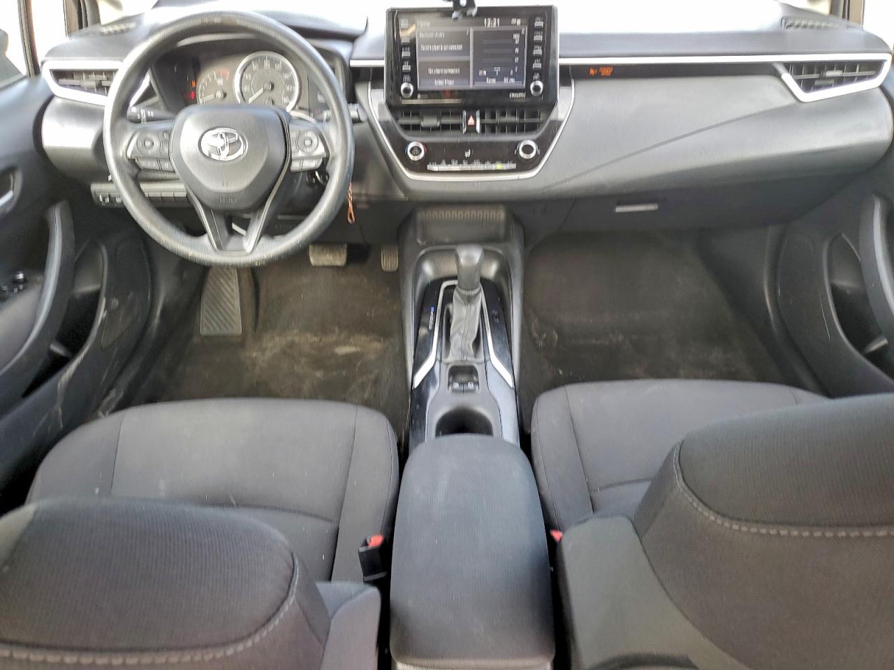 2021 TOYOTA COROLLA LE photo 8