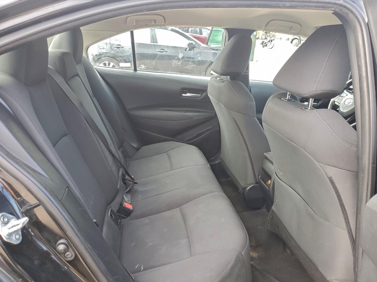 2021 TOYOTA COROLLA LE photo 10