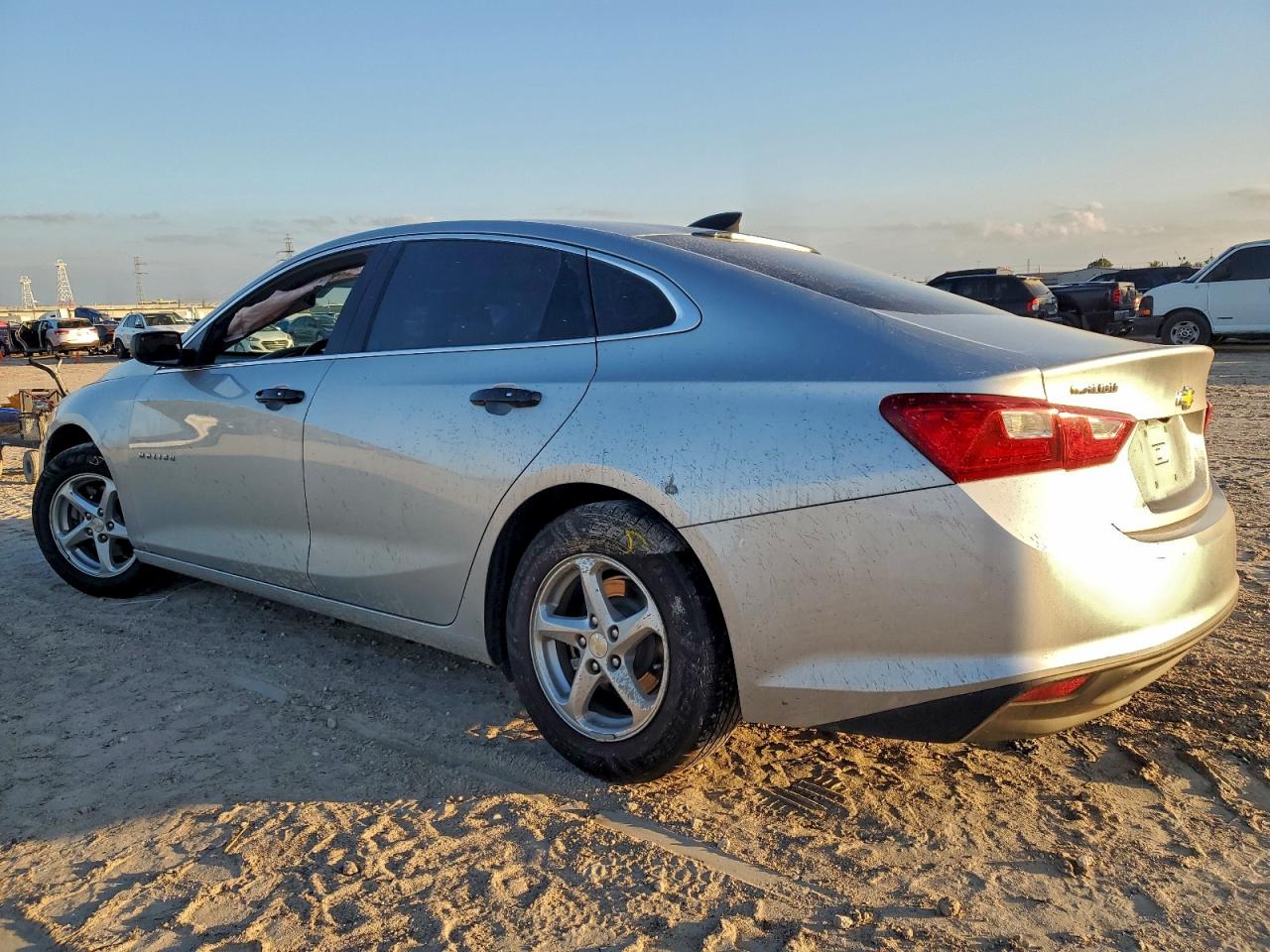 2016 CHEVROLET MALIBU LS photo 3