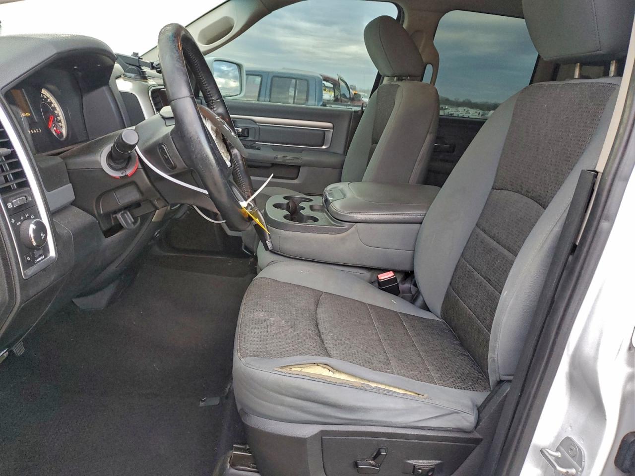 2014 RAM 1500 SLT photo 19