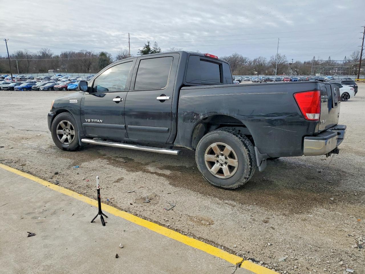 2011 NISSAN TITAN S photo 2
