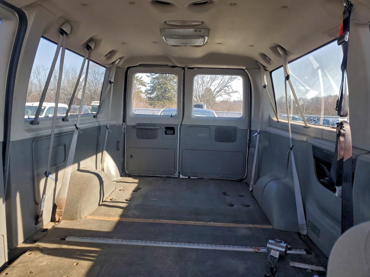 2008 FORD ECONOLINE E350 SUPER DUTY WAGON photo 10