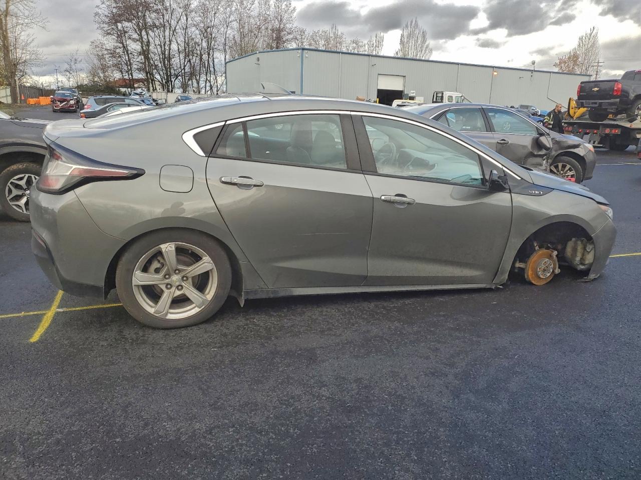 2017 CHEVROLET VOLT LT photo 3