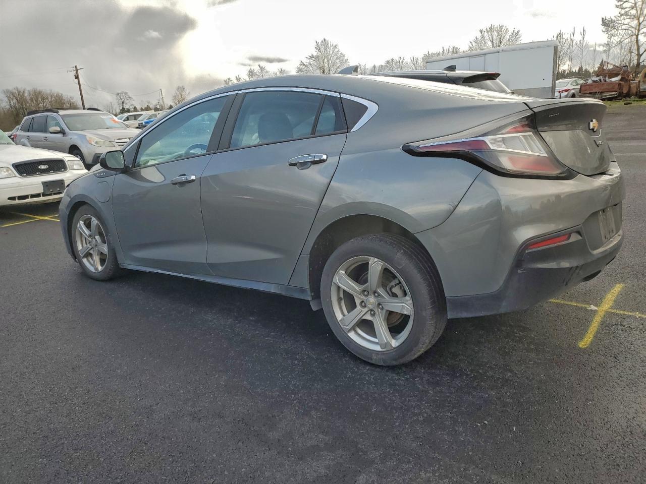 2017 CHEVROLET VOLT LT photo 2