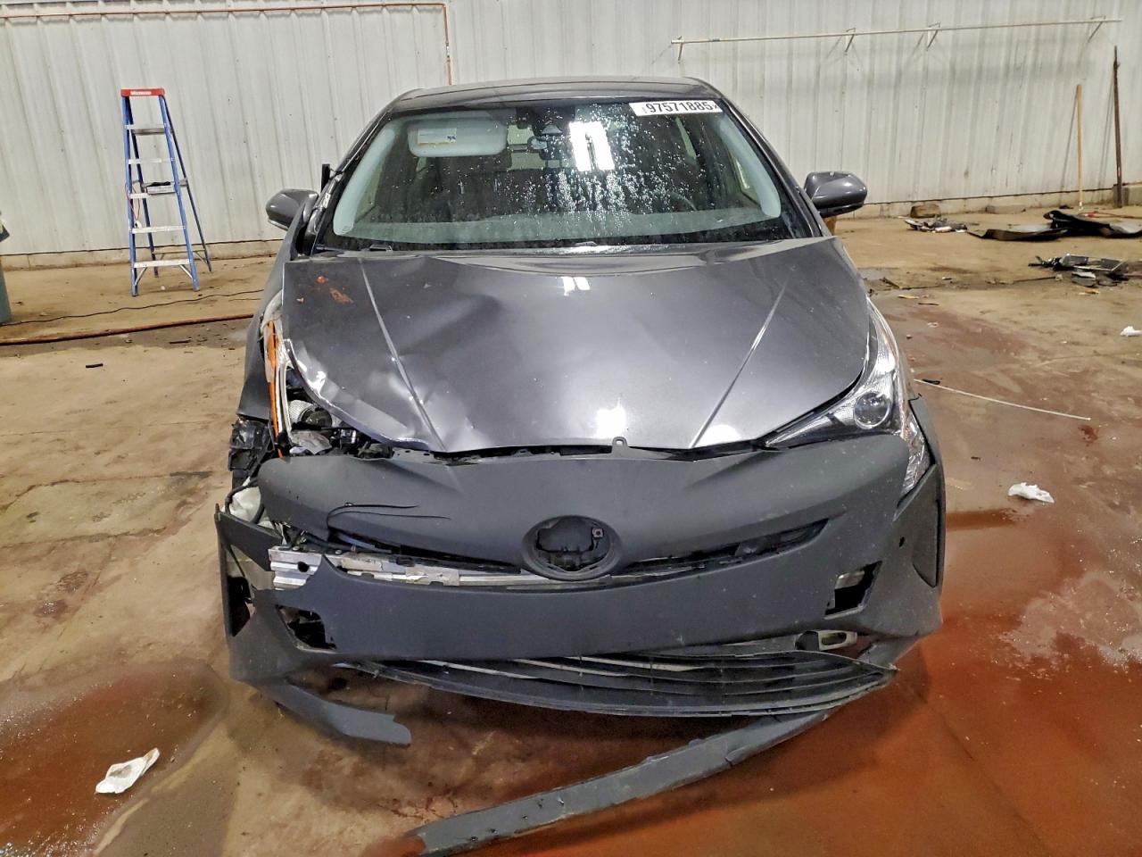 2018 TOYOTA PRIUS photo 5