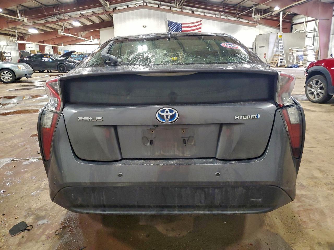 2018 TOYOTA PRIUS photo 6