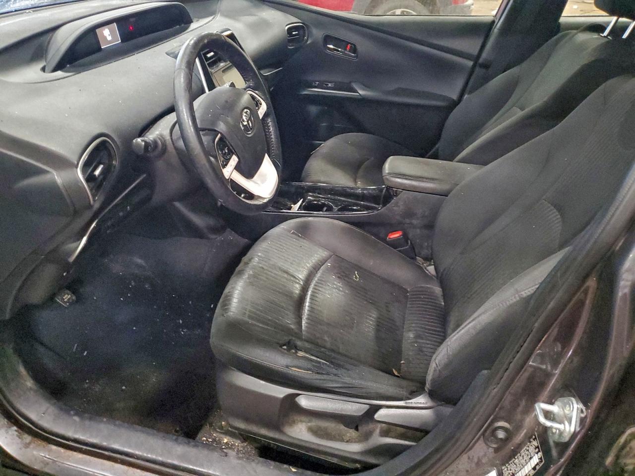 2018 TOYOTA PRIUS photo 7