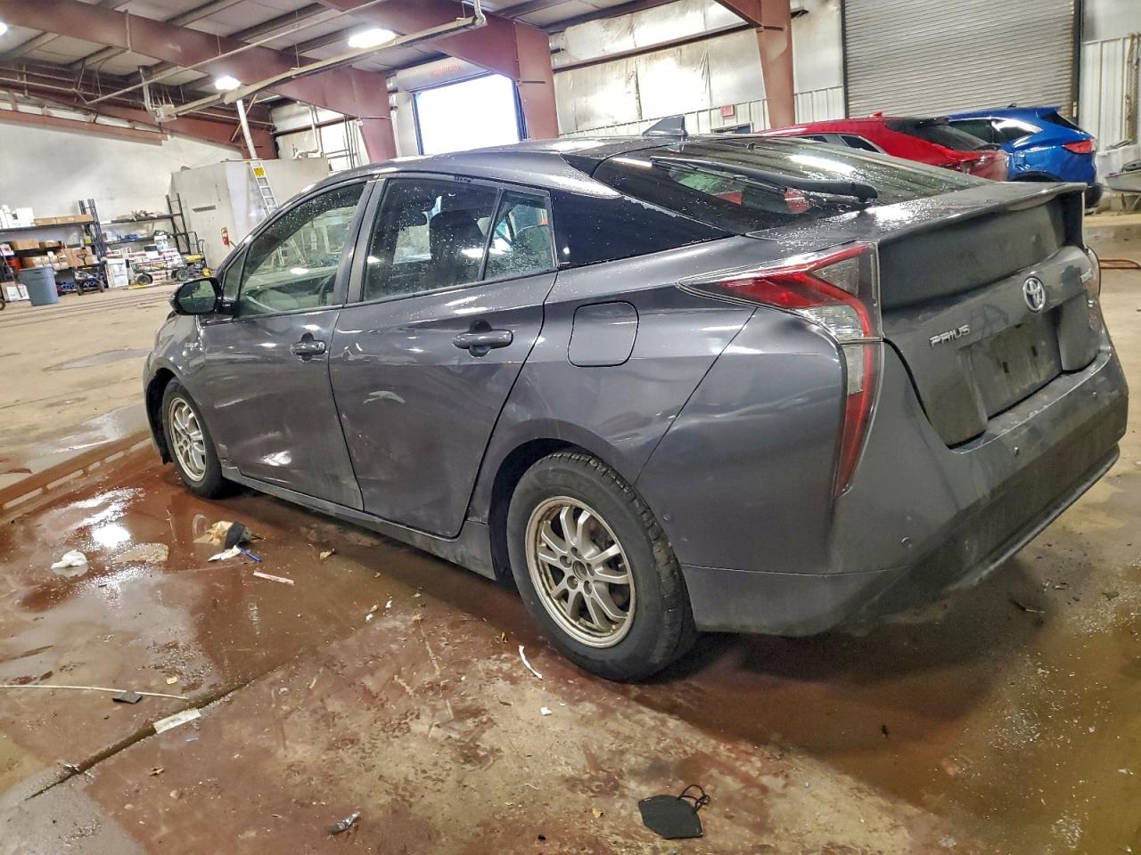 2018 TOYOTA PRIUS photo 2