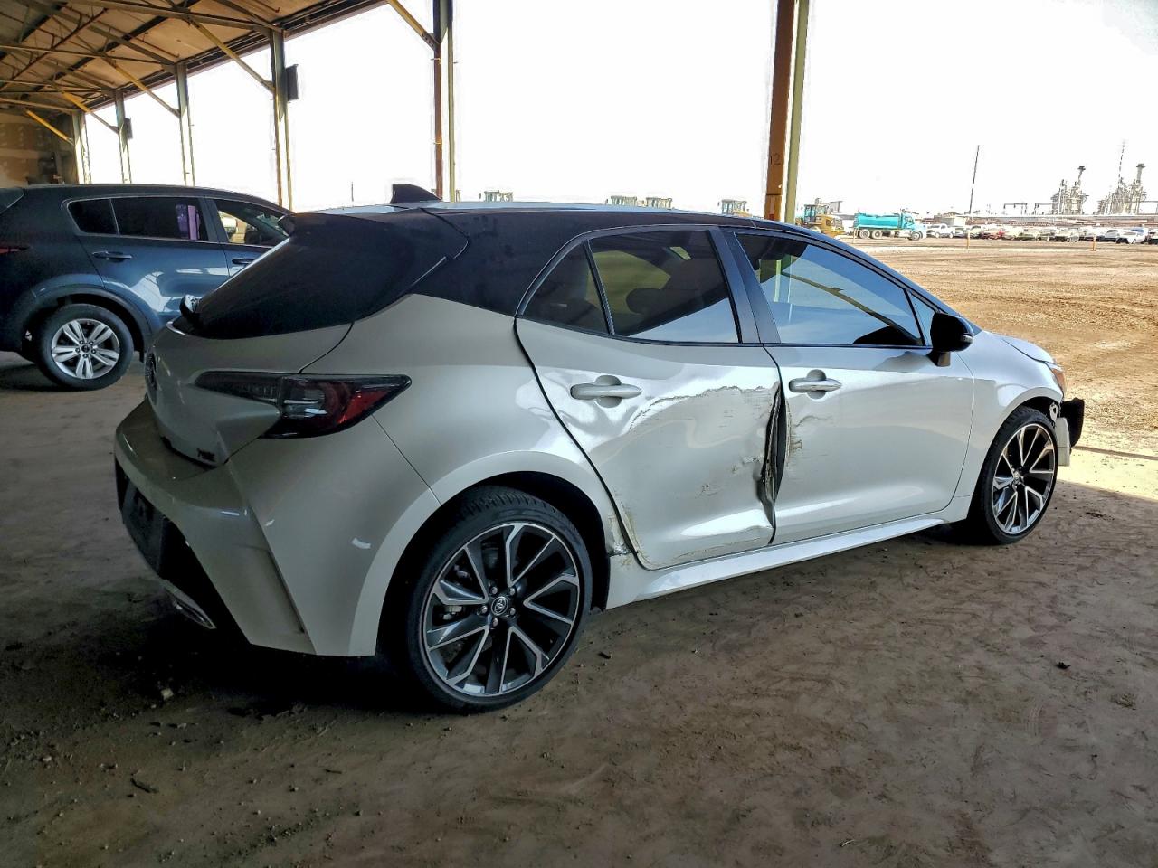 2022 TOYOTA COROLLA XSE photo 3