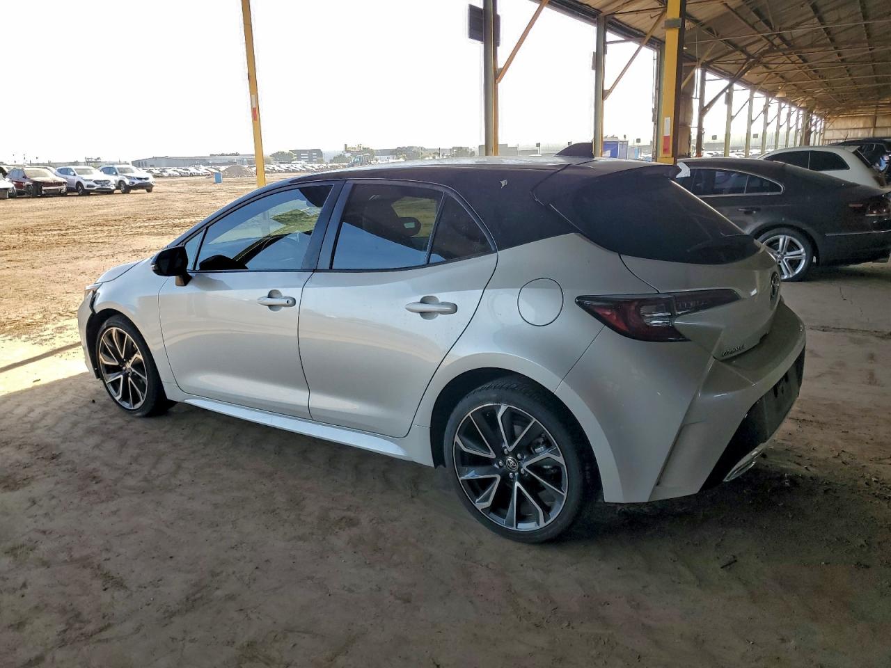 2022 TOYOTA COROLLA XSE photo 2