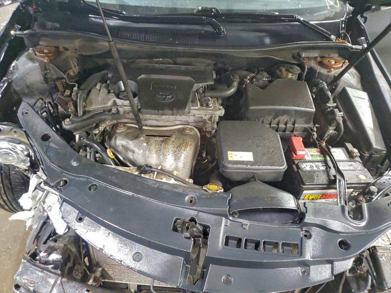 2015 TOYOTA CAMRY LE photo 11