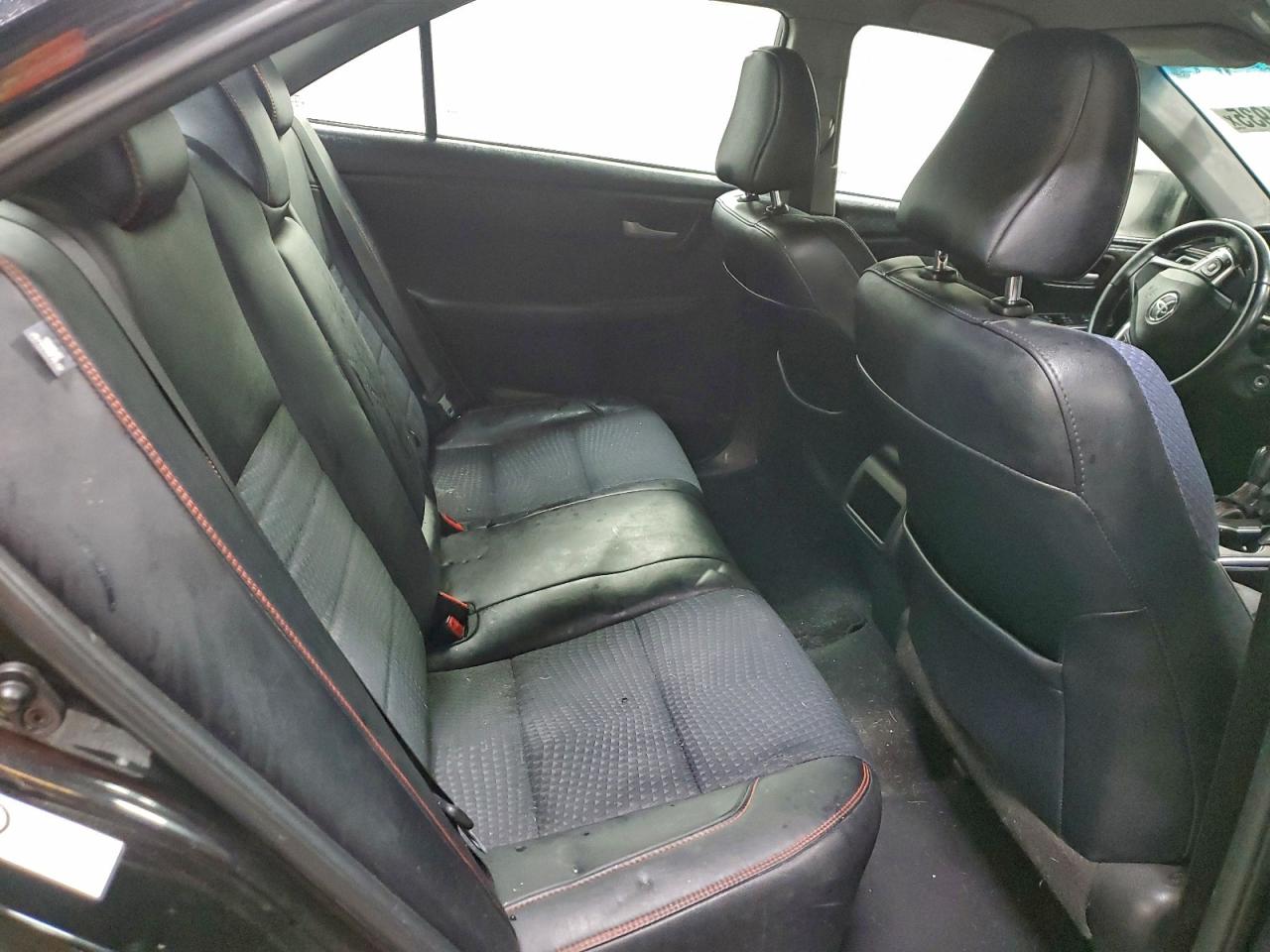 2015 TOYOTA CAMRY LE photo 10