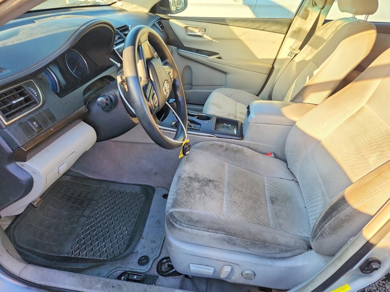 2016 TOYOTA CAMRY LE photo 7