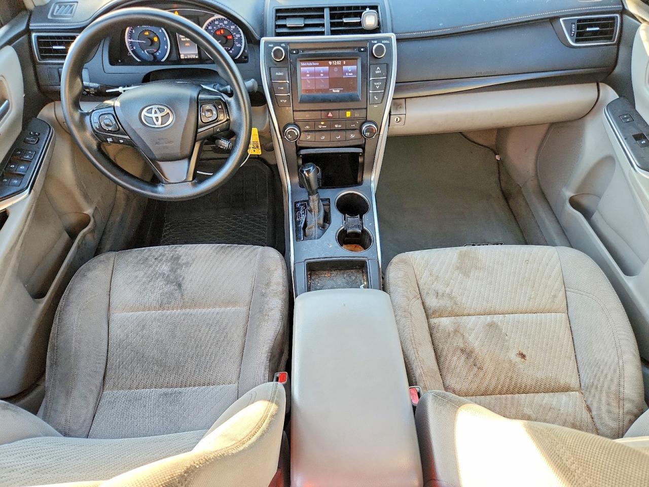 2016 TOYOTA CAMRY LE photo 8
