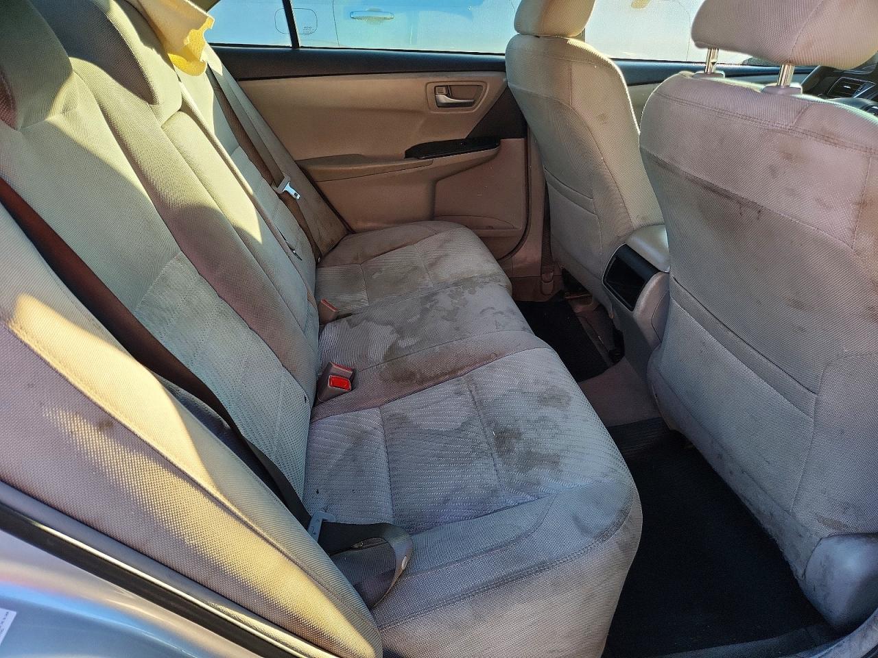 2016 TOYOTA CAMRY LE photo 10