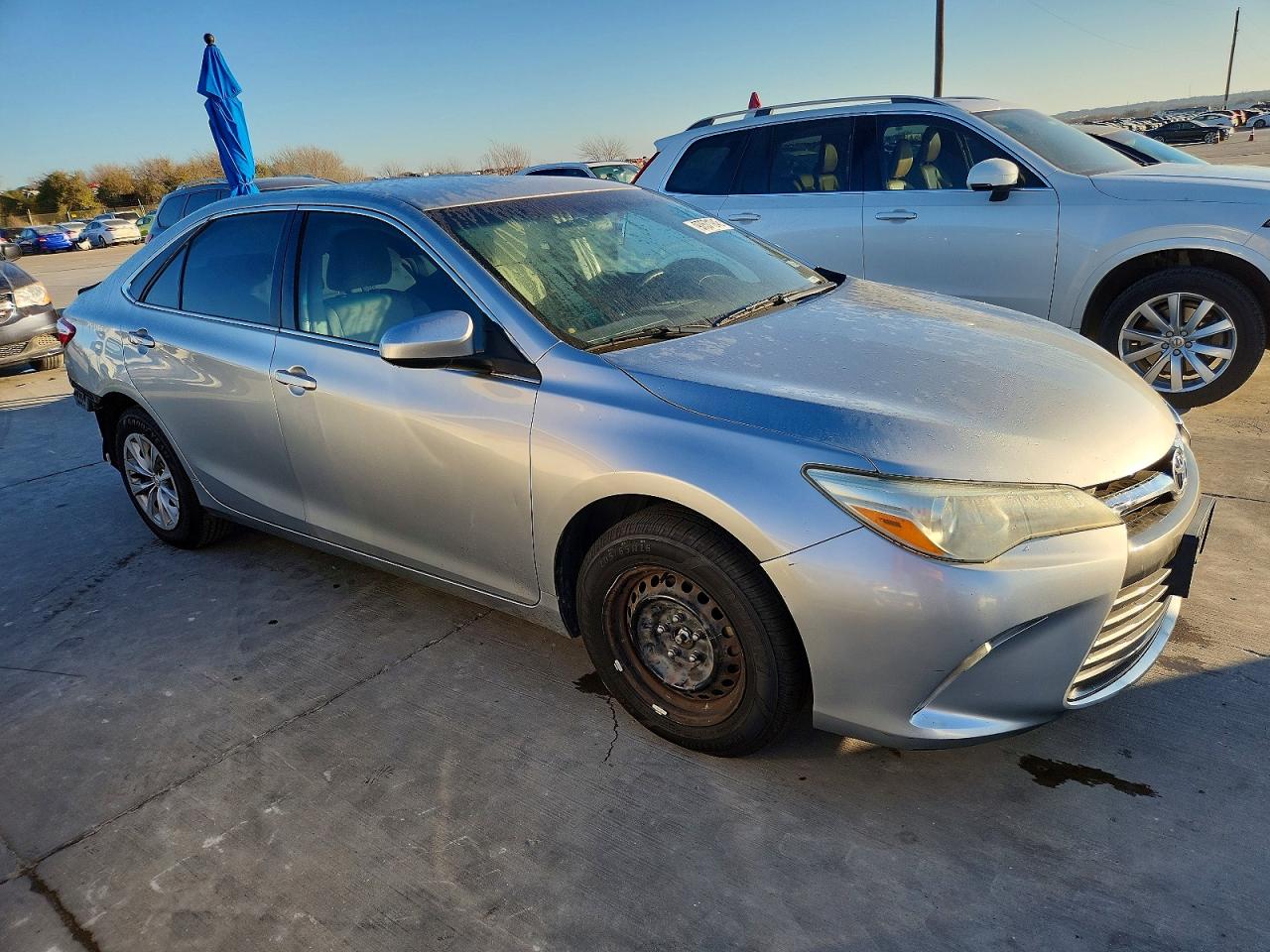 2016 TOYOTA CAMRY LE photo 4