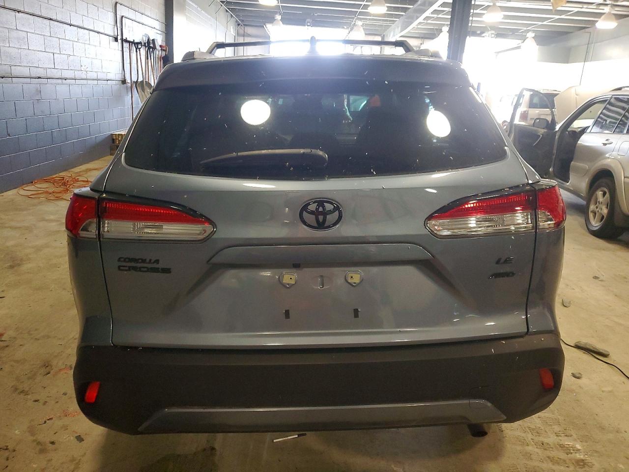 2023 TOYOTA COROLLA CROSS LE photo 6