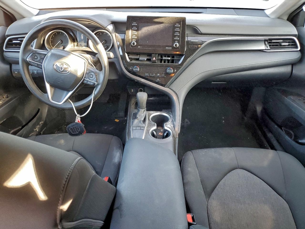 2024 TOYOTA CAMRY LE photo 15