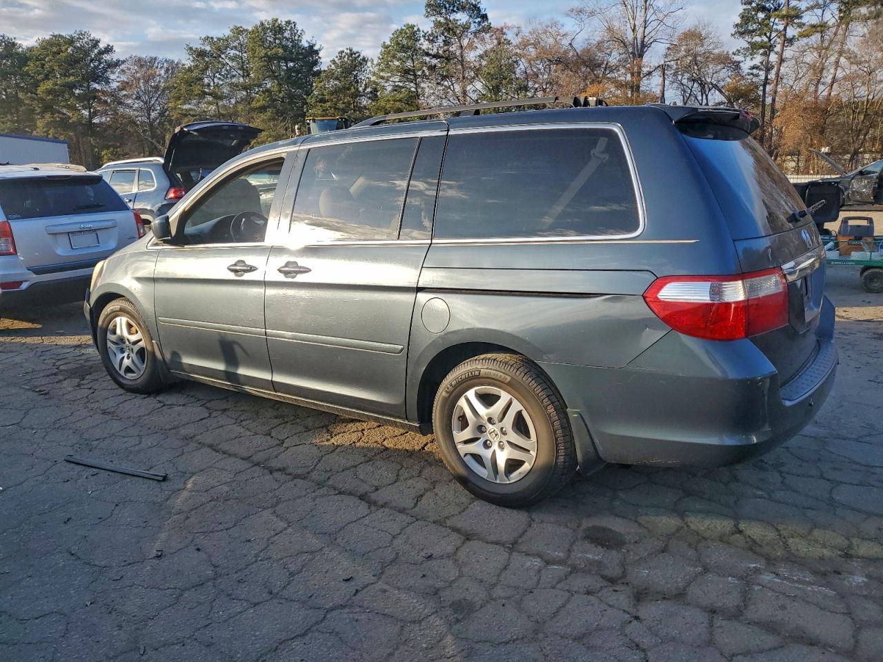 2005 HONDA ODYSSEY TOURING photo 3