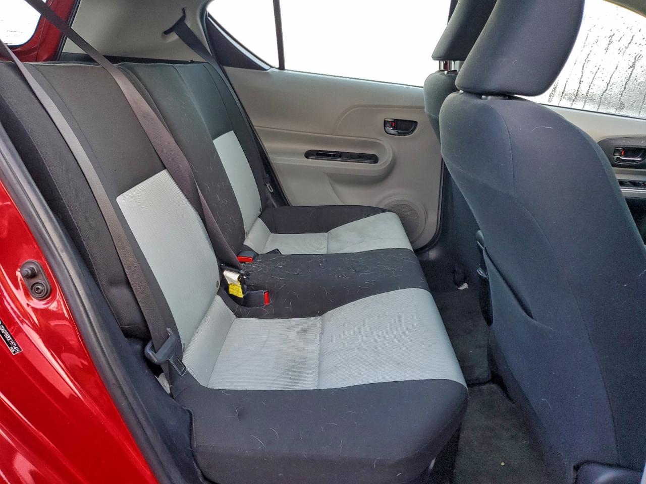2014 TOYOTA PRIUS C photo 10