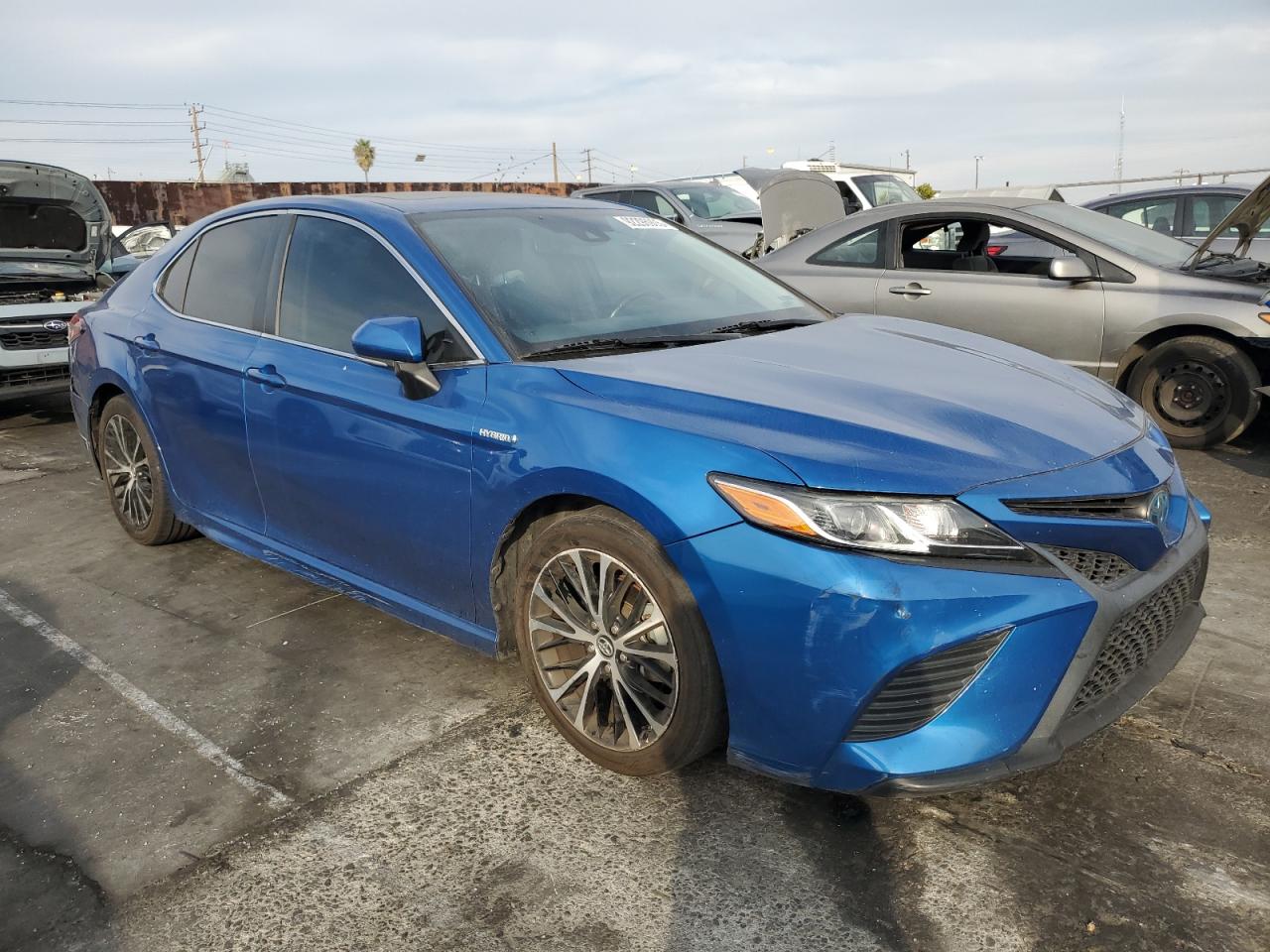 2019 TOYOTA CAMRY HYBRID photo 4