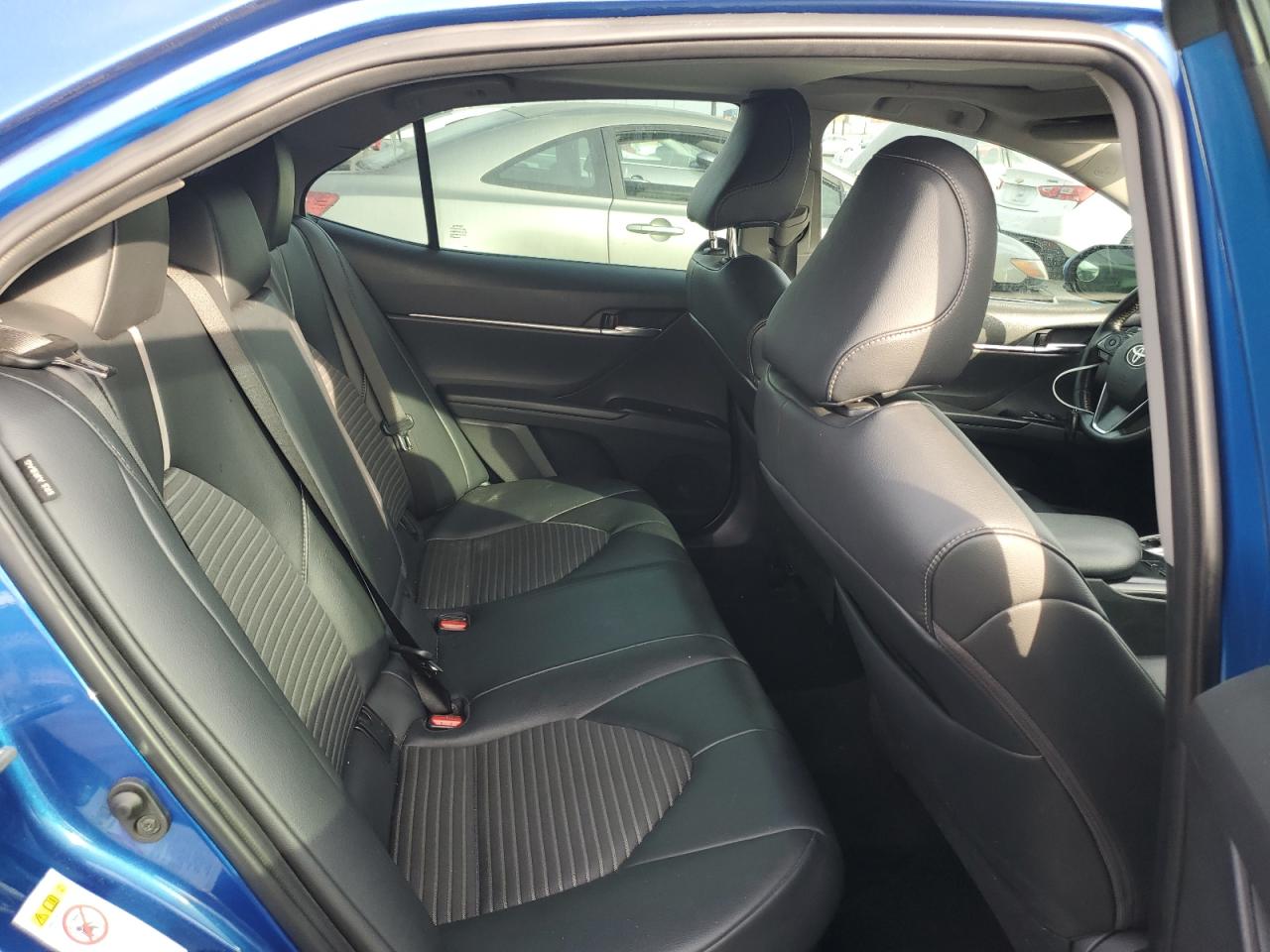 2019 TOYOTA CAMRY HYBRID photo 10