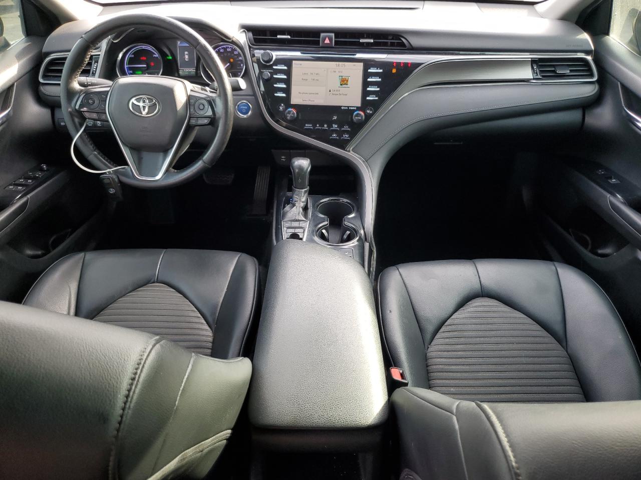 2019 TOYOTA CAMRY HYBRID photo 8