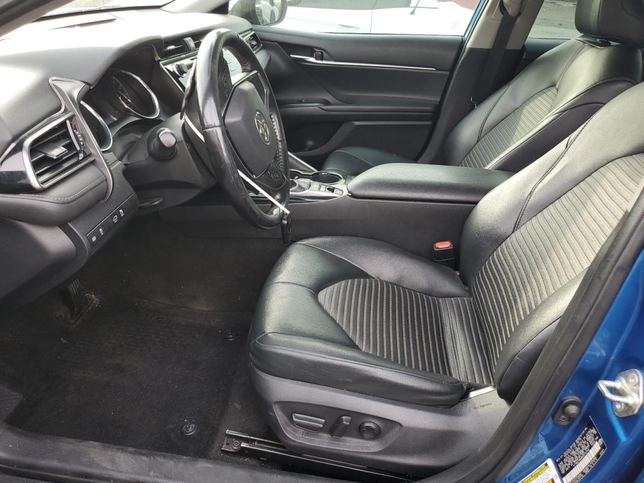 2019 TOYOTA CAMRY HYBRID photo 7